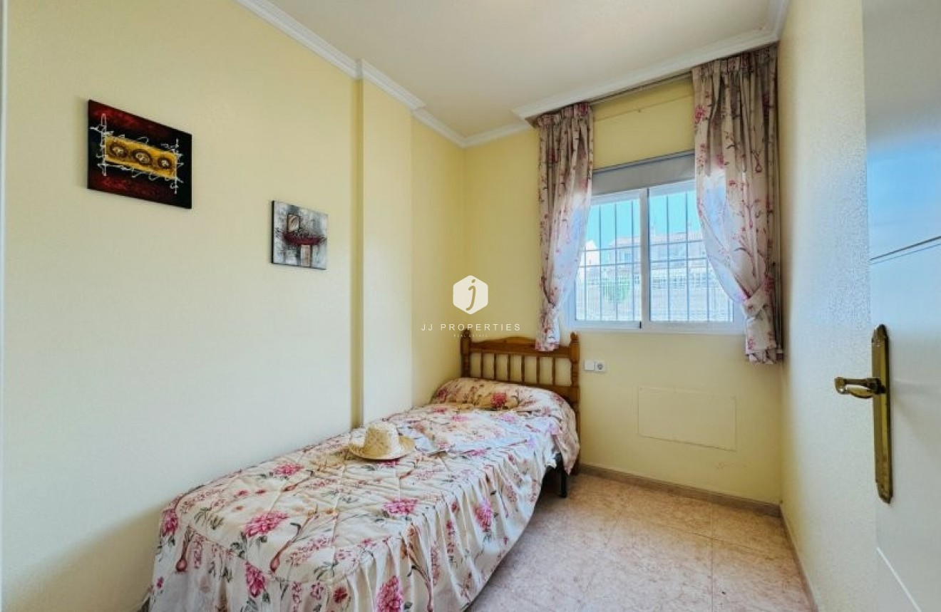 Tweedehands - duplex -
Torrevieja - Costa Blanca