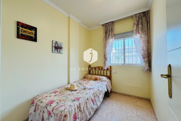 Tweedehands - duplex -
Torrevieja - Costa Blanca