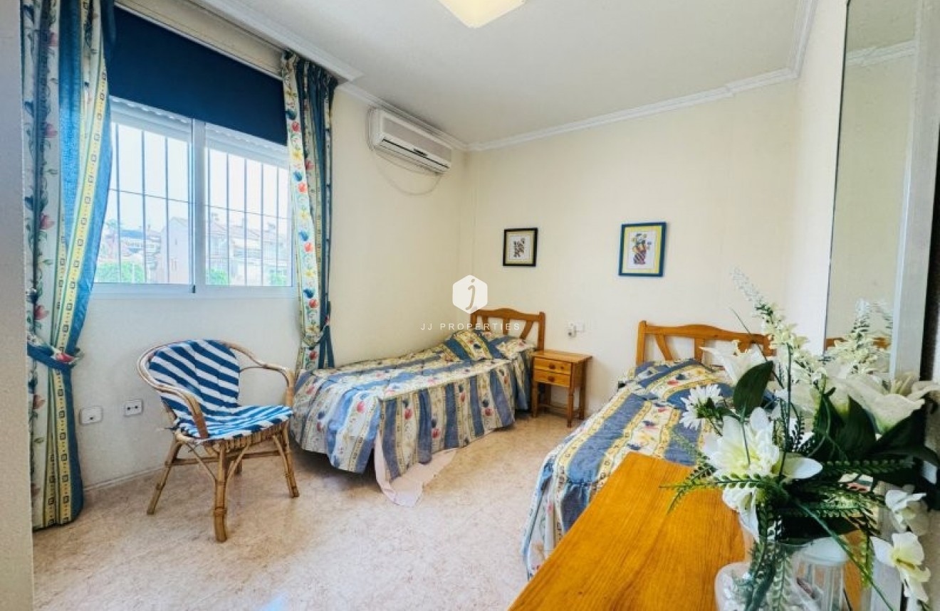 Tweedehands - duplex -
Torrevieja - Costa Blanca