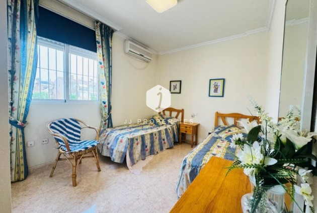 Tweedehands - duplex -
Torrevieja - Costa Blanca