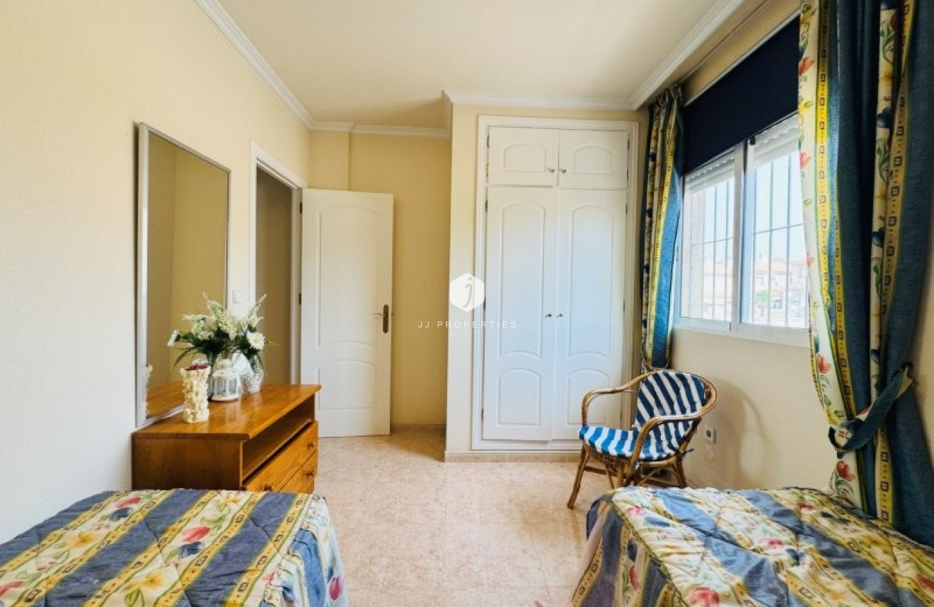 Tweedehands - duplex -
Torrevieja - Costa Blanca