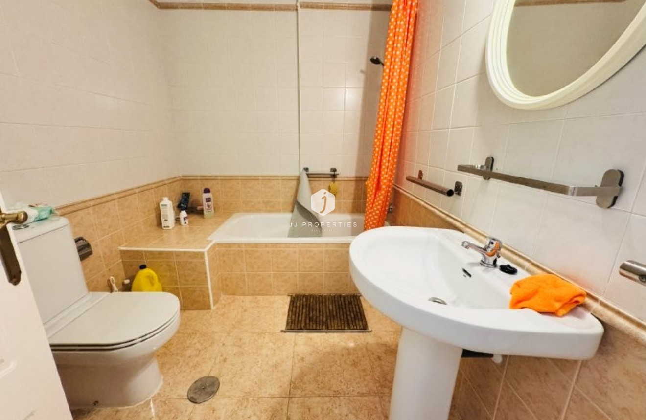 Tweedehands - duplex -
Torrevieja - Costa Blanca