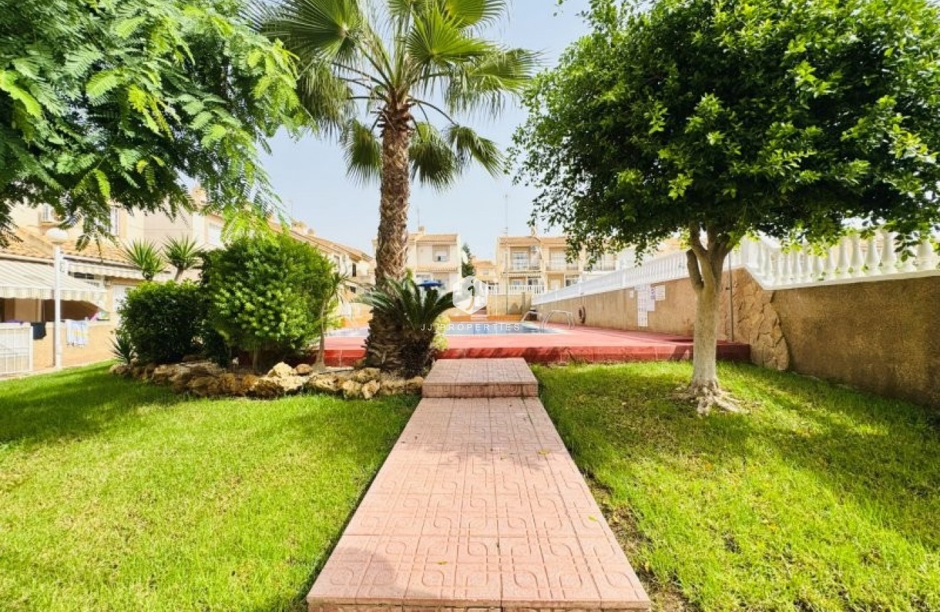 Tweedehands - duplex -
Torrevieja - Costa Blanca