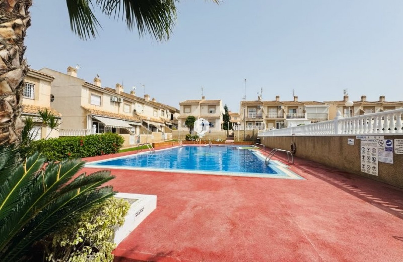 Tweedehands - duplex -
Torrevieja - Costa Blanca