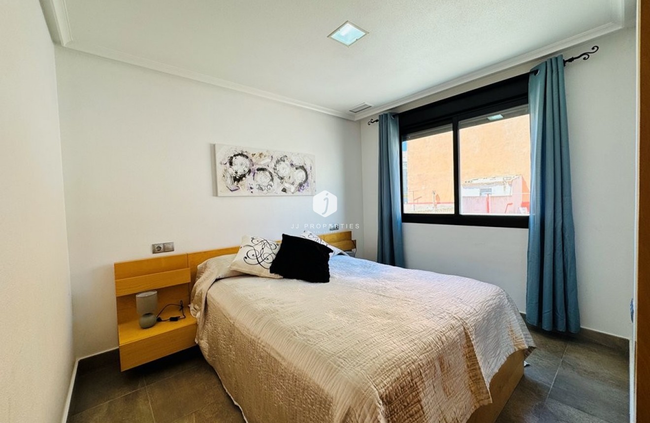 Tweedehands - Appartement / flat -
La Mata - Costa Blanca