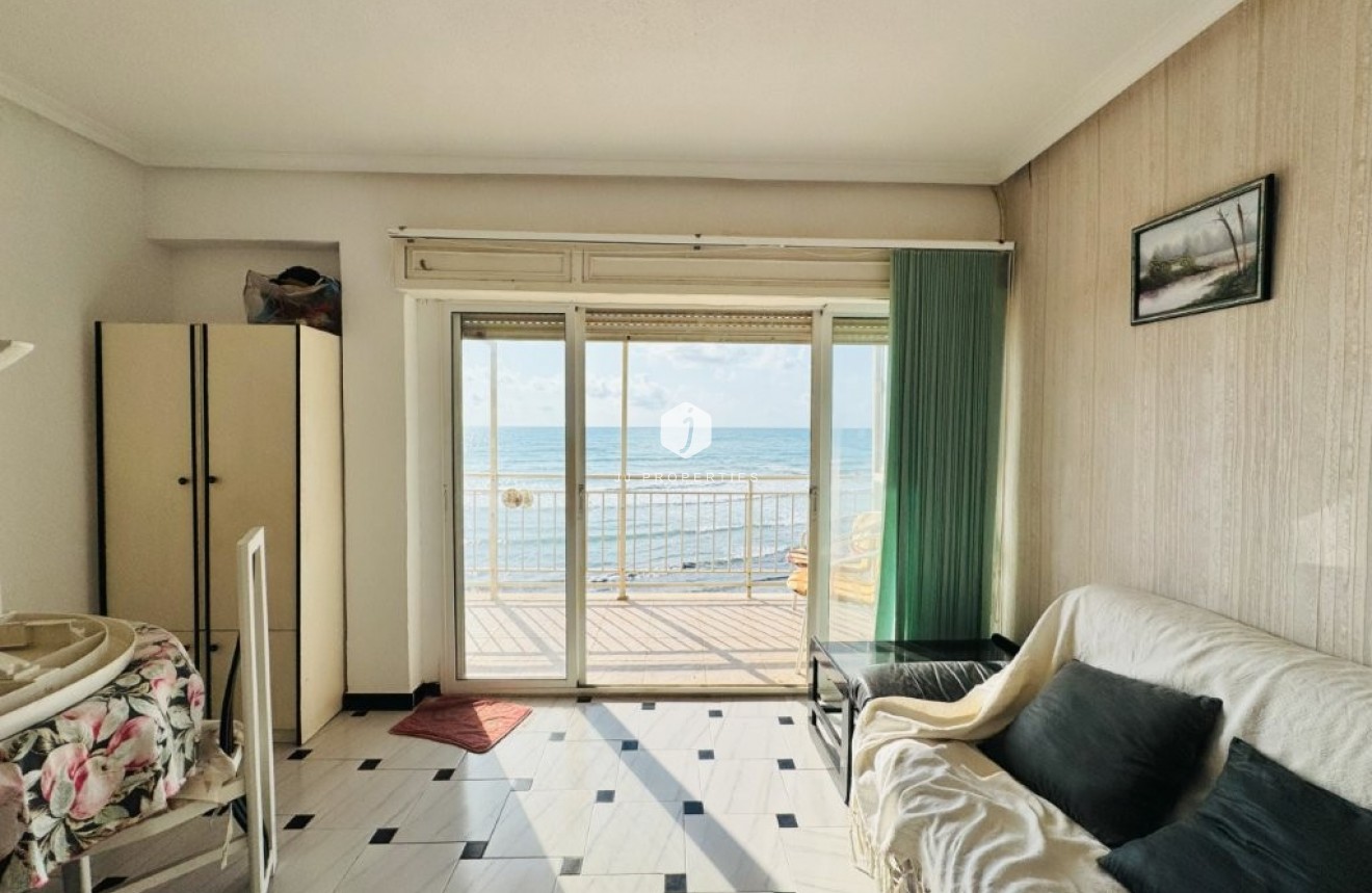 Tweedehands - Appartement / flat -
La Mata - Costa Blanca
