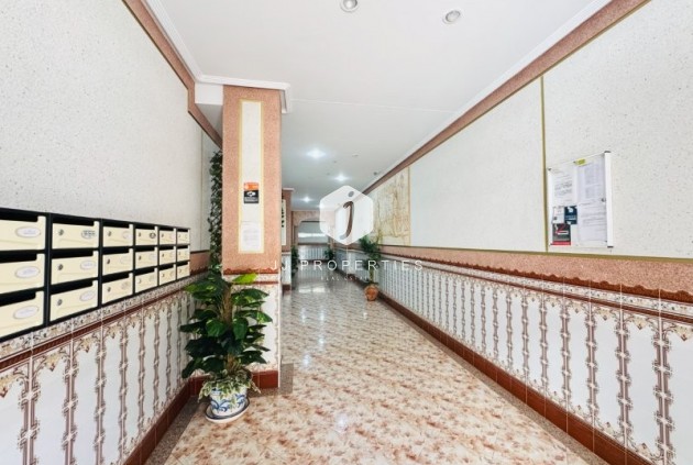 Tweedehands - Appartement / flat -
La Mata - Costa Blanca