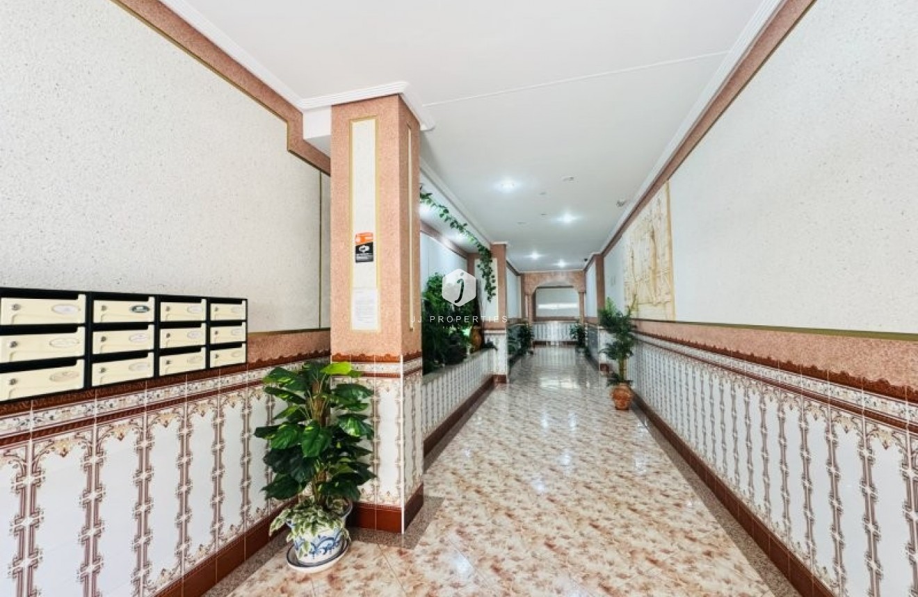 Tweedehands - Appartement / flat -
La Mata - Costa Blanca