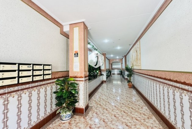 Tweedehands - Appartement / flat -
La Mata - Costa Blanca