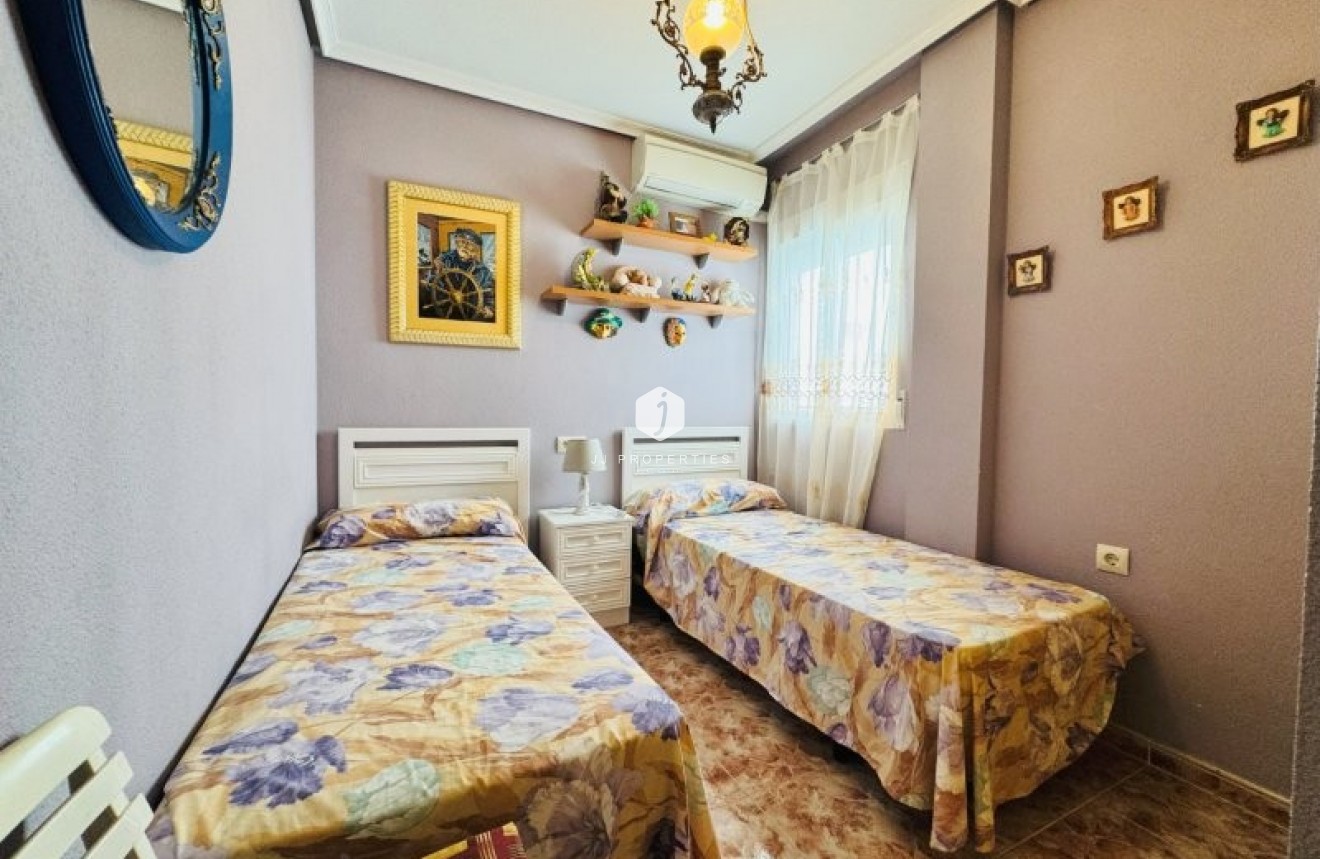 Tweedehands - Appartement / flat -
La Mata - Costa Blanca