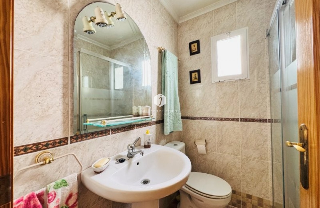 Tweedehands - Appartement / flat -
La Mata - Costa Blanca