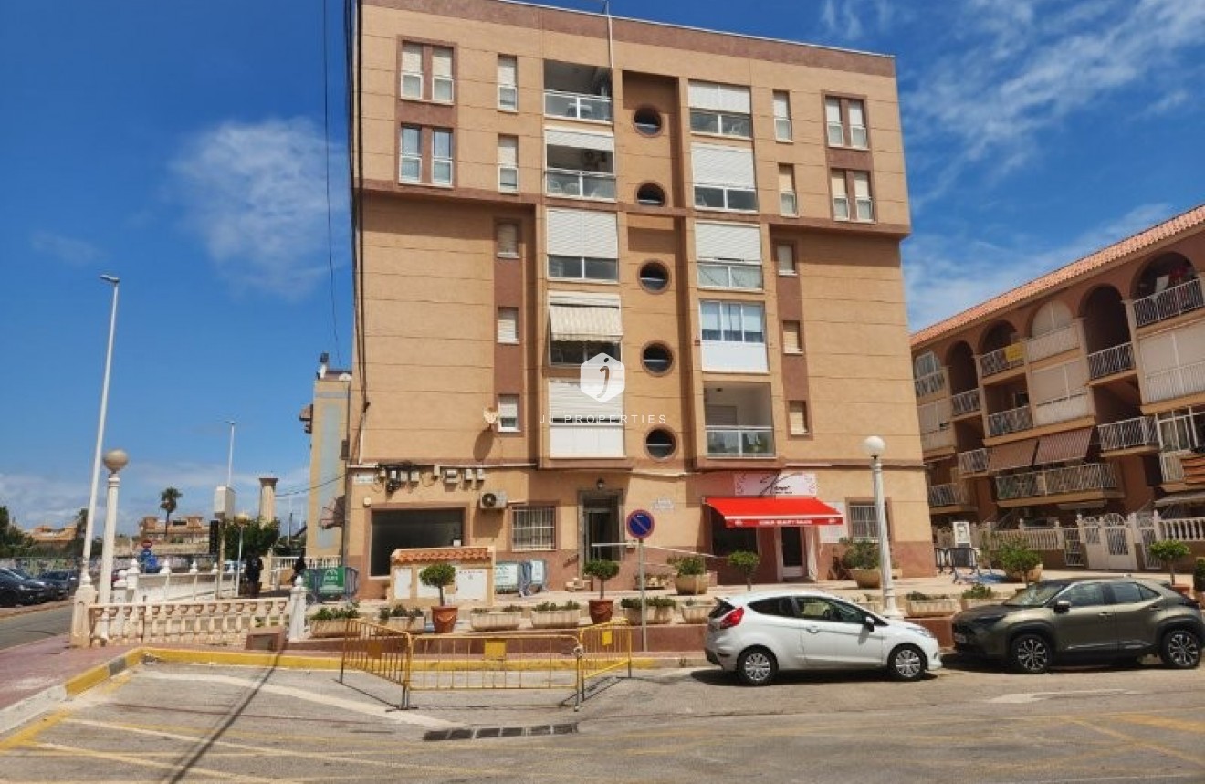 Tweedehands - Appartement / flat -
La Mata - Costa Blanca