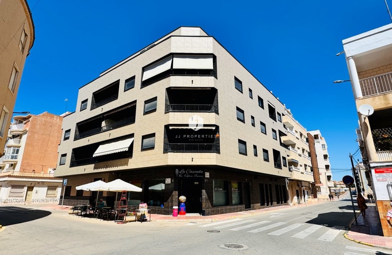 Tweedehands - Appartement / flat -
La Mata - Costa Blanca