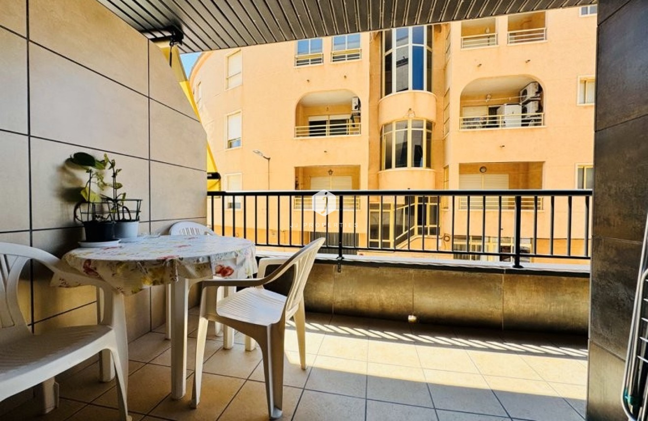 Tweedehands - Appartement / flat -
La Mata - Costa Blanca