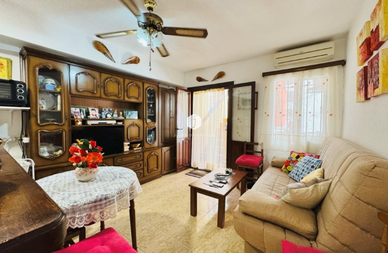 Aus zweiter Hand - Wohnung -
La Mata - Costa Blanca