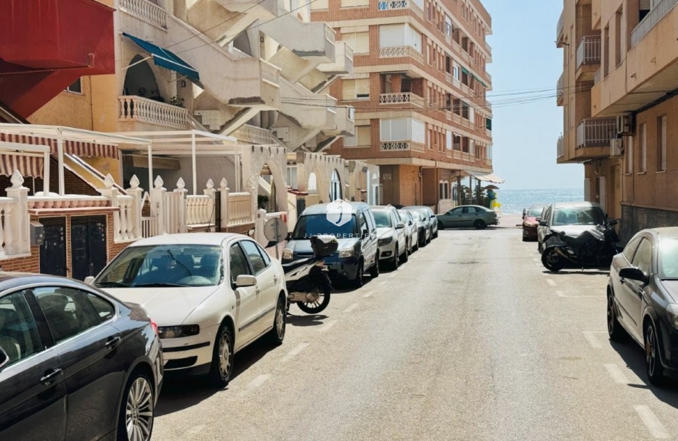 Aus zweiter Hand - Wohnung -
La Mata - Costa Blanca