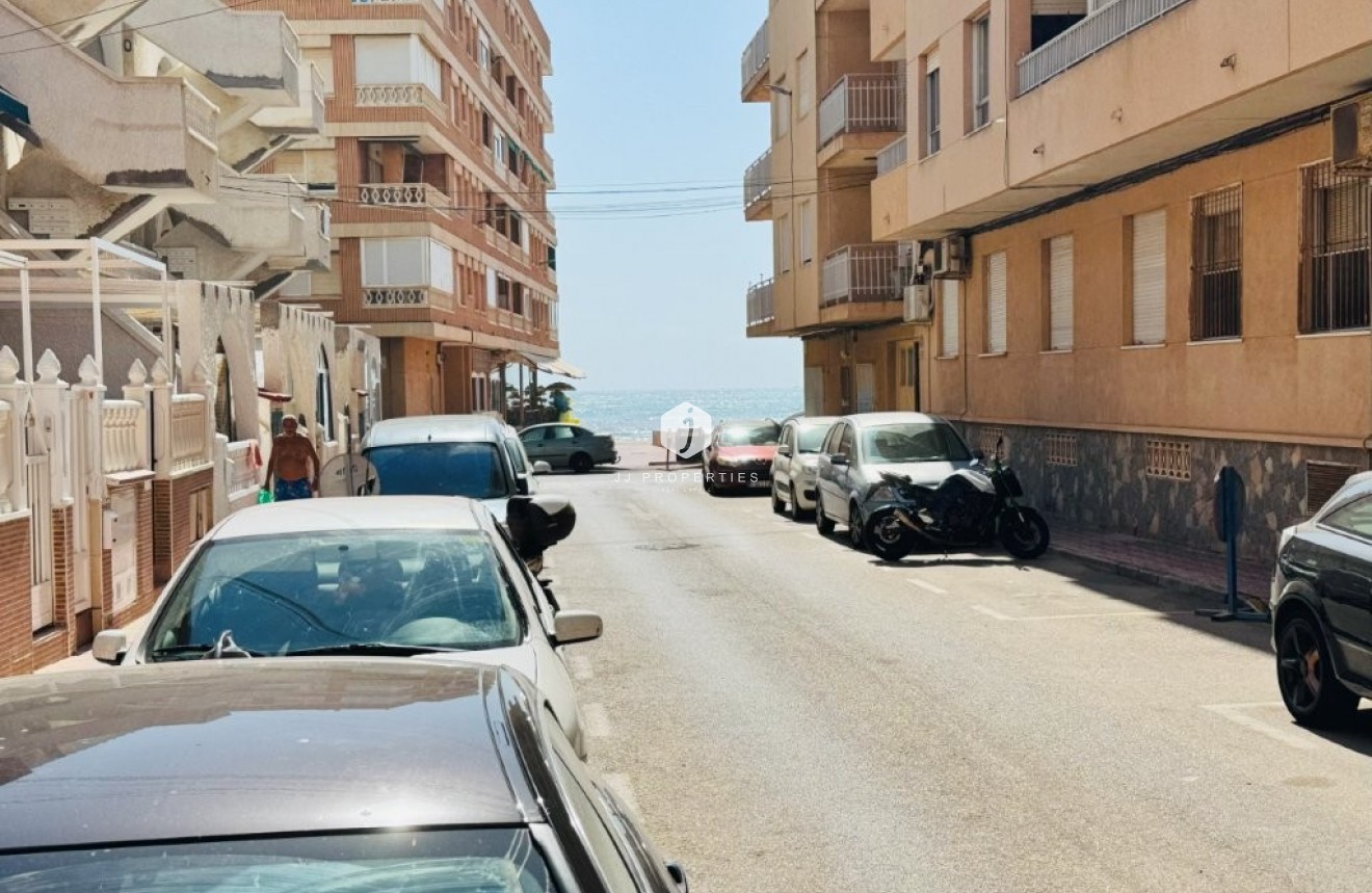 Aus zweiter Hand - Wohnung -
La Mata - Costa Blanca