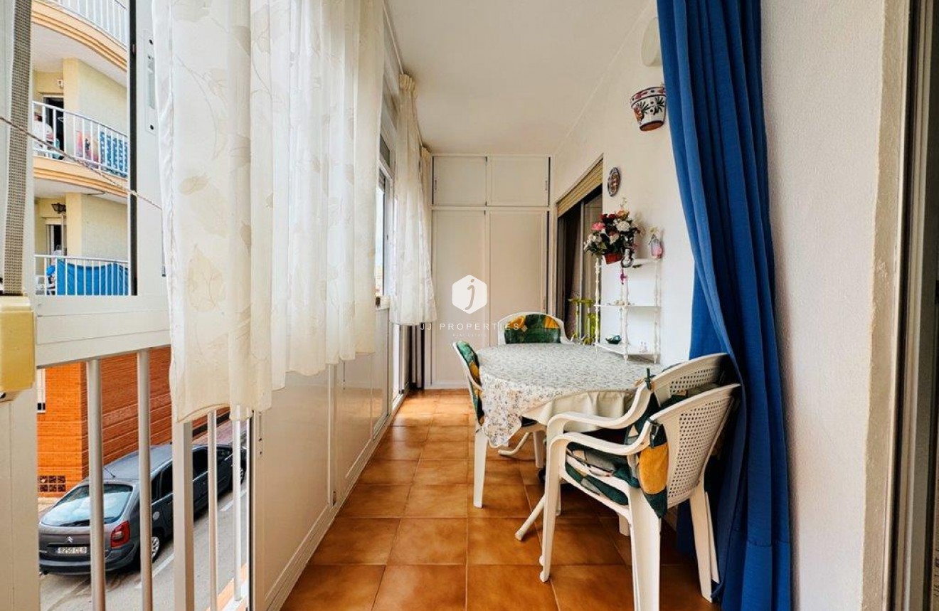 Tweedehands - Appartement / flat -
La Mata - Costa Blanca