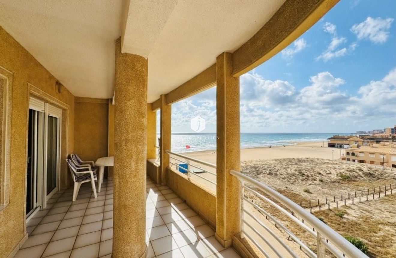 Tweedehands - Appartement / flat -
La Mata - Costa Blanca