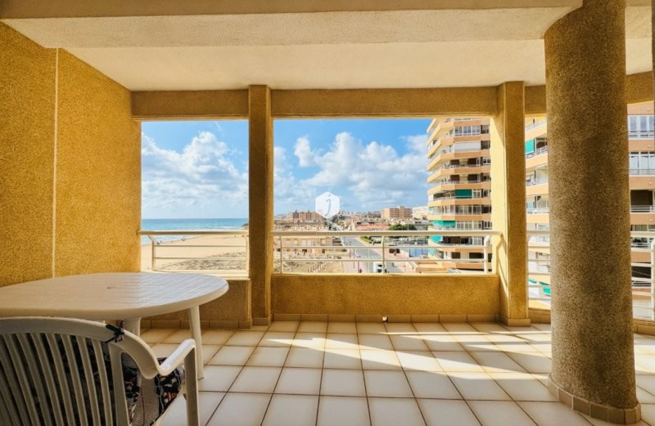 Tweedehands - Appartement / flat -
La Mata - Costa Blanca