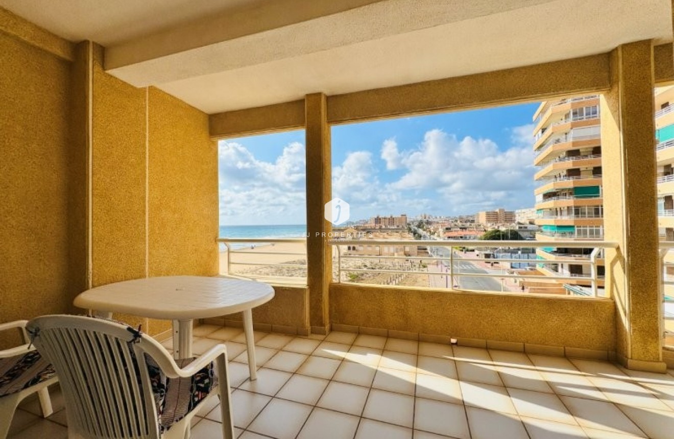 Tweedehands - Appartement / flat -
La Mata - Costa Blanca