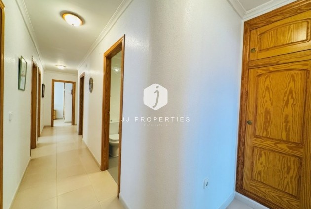 Tweedehands - Appartement / flat -
La Mata - Costa Blanca