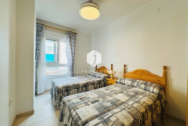 Tweedehands - Appartement / flat -
La Mata - Costa Blanca