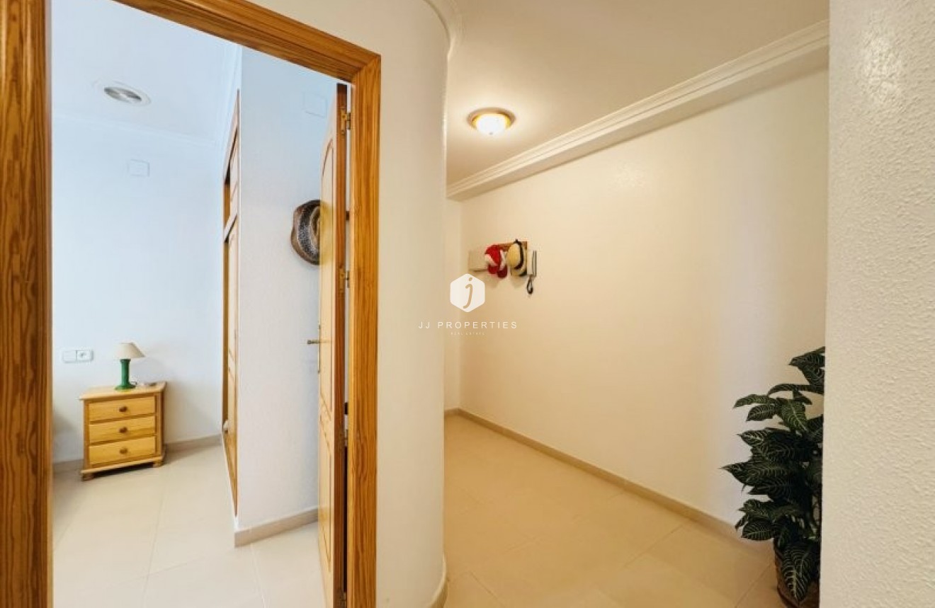 Tweedehands - Appartement / flat -
La Mata - Costa Blanca