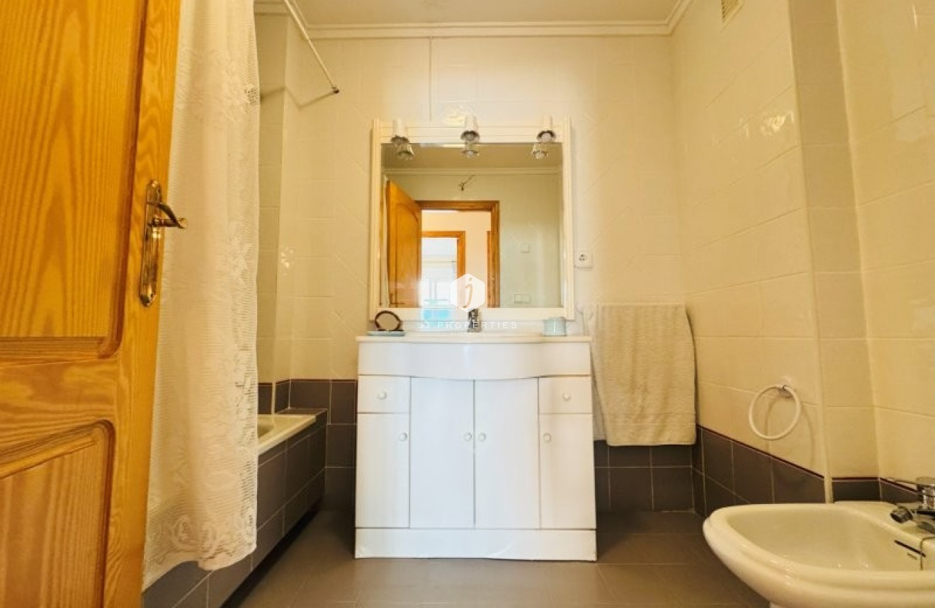 Tweedehands - Appartement / flat -
La Mata - Costa Blanca