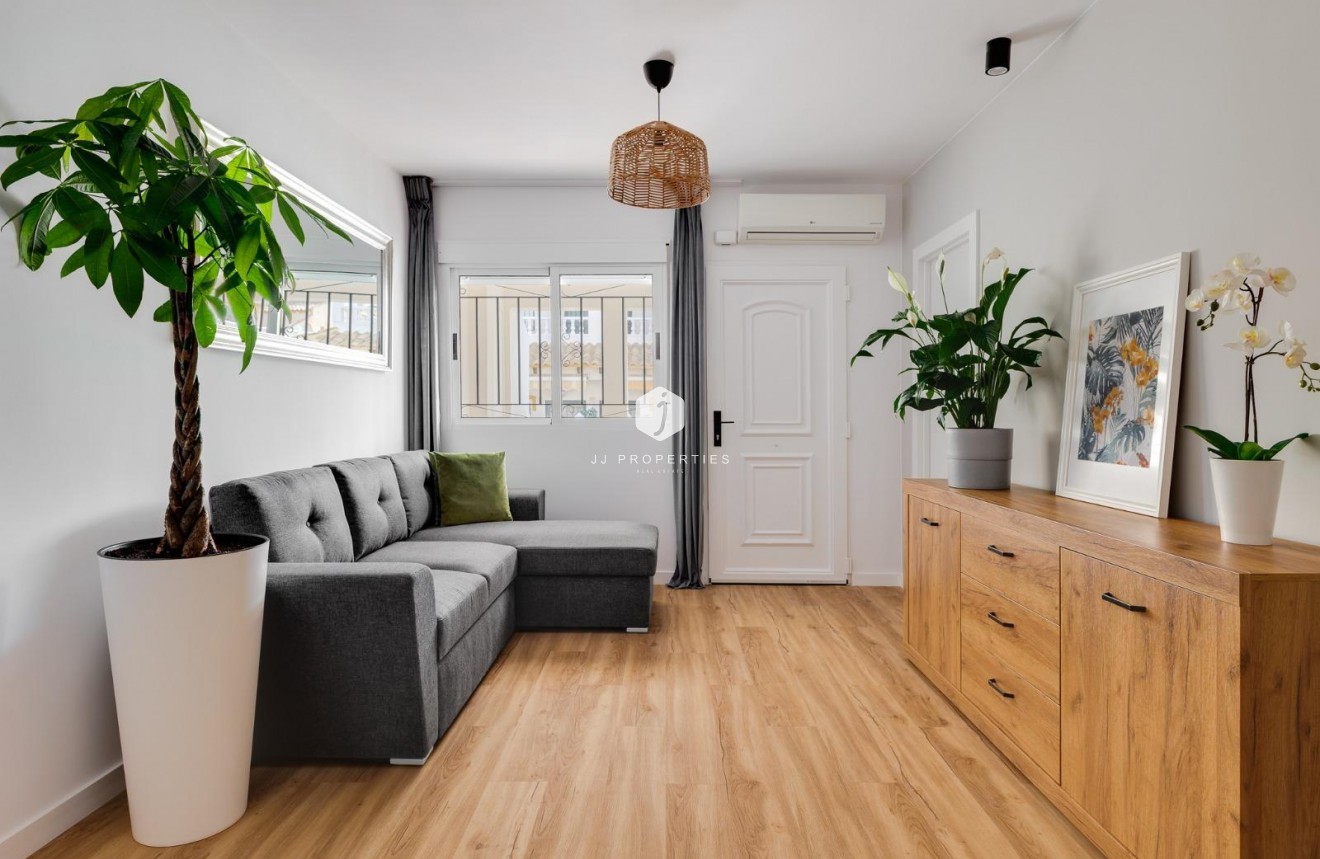 Tweedehands - Chalet -
Orihuela Costa - Los Balcones