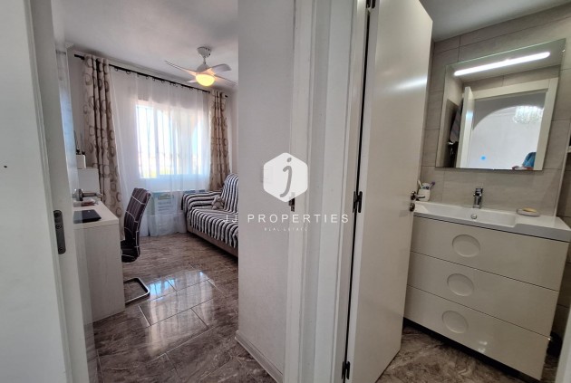 Tweedehands - Appartement / flat -
Orihuela Costa - La Zenia
