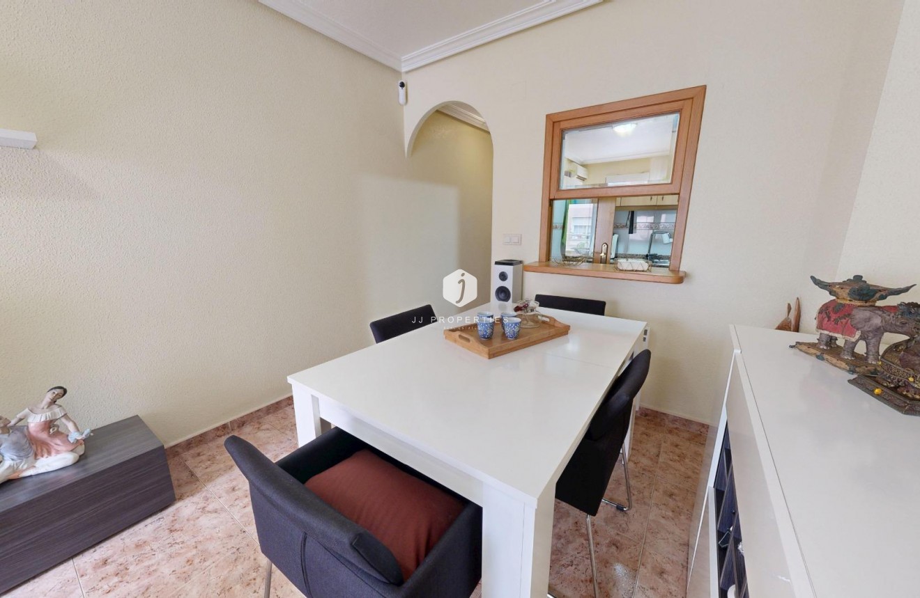 Resale - Apartment / flat -
Torrevieja - Estacion de autobuses