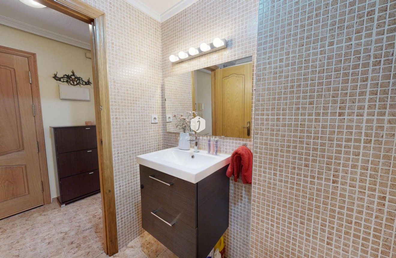 Resale - Apartment / flat -
Torrevieja - Estacion de autobuses