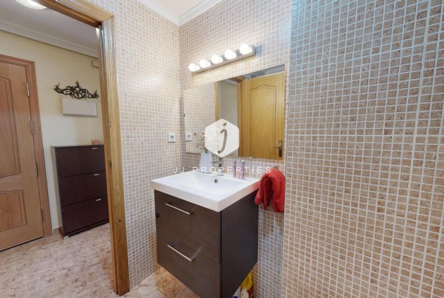 Resale - Apartment / flat -
Torrevieja - Estacion de autobuses