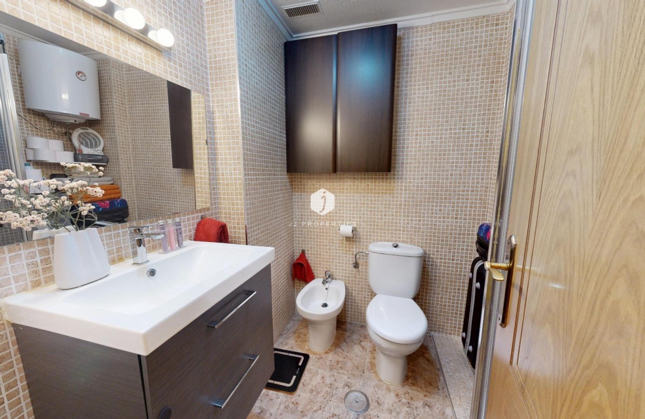 Resale - Apartment / flat -
Torrevieja - Estacion de autobuses