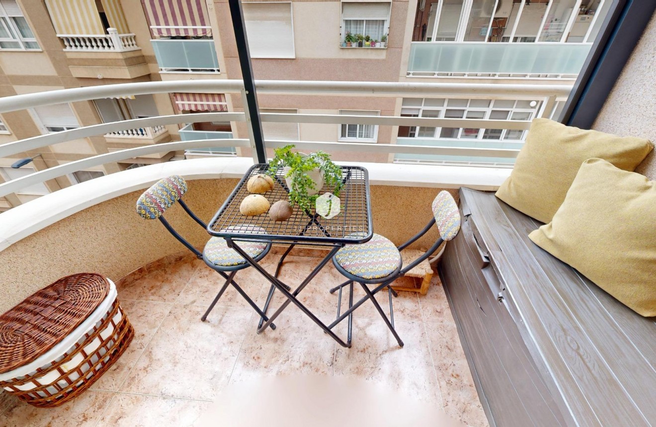 Resale - Apartment / flat -
Torrevieja - Estacion de autobuses