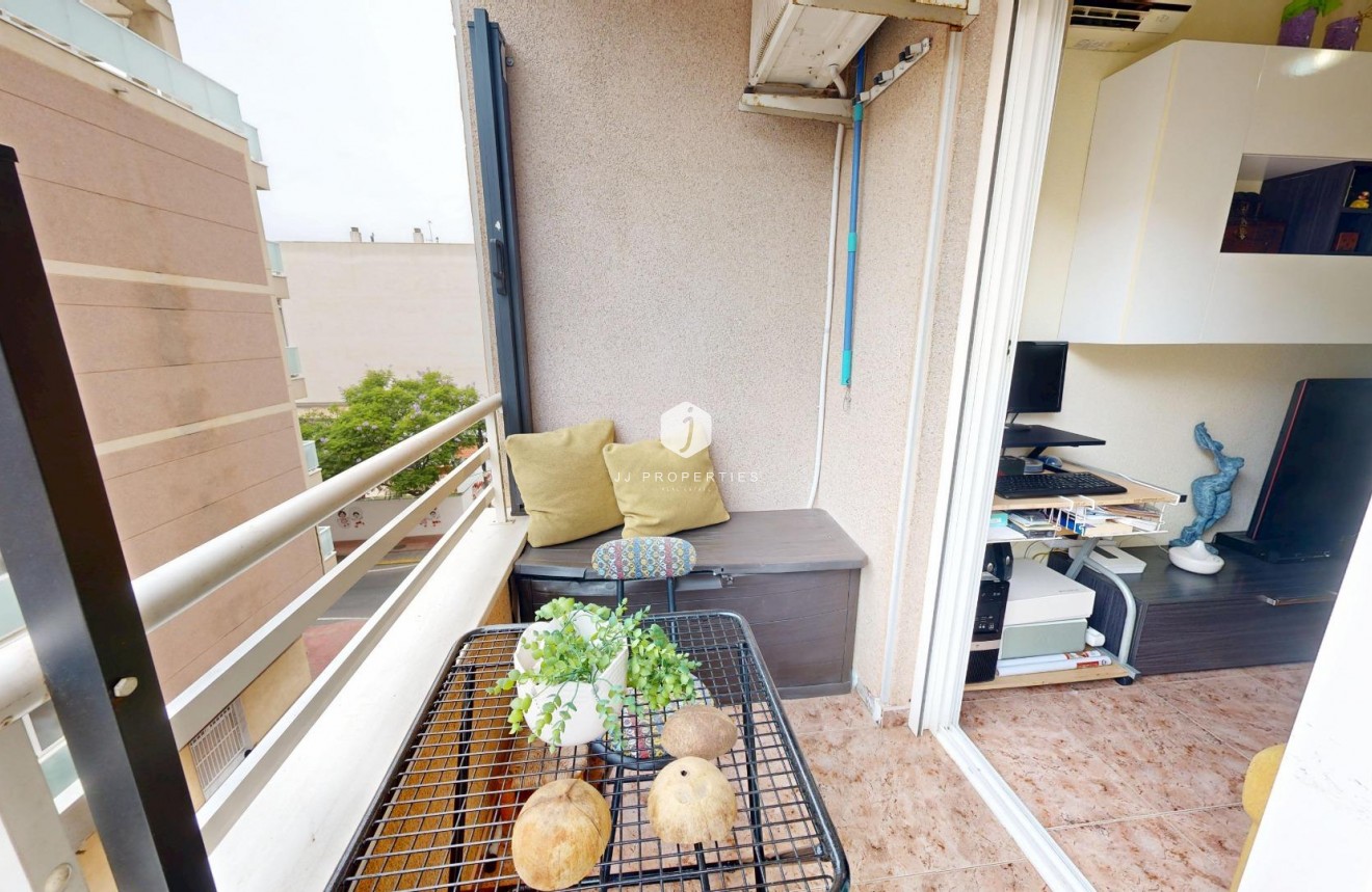 Resale - Apartment / flat -
Torrevieja - Estacion de autobuses