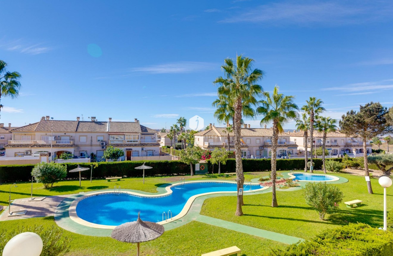 Tweedehands - Bungalow -
Torrevieja - aguas nuevas