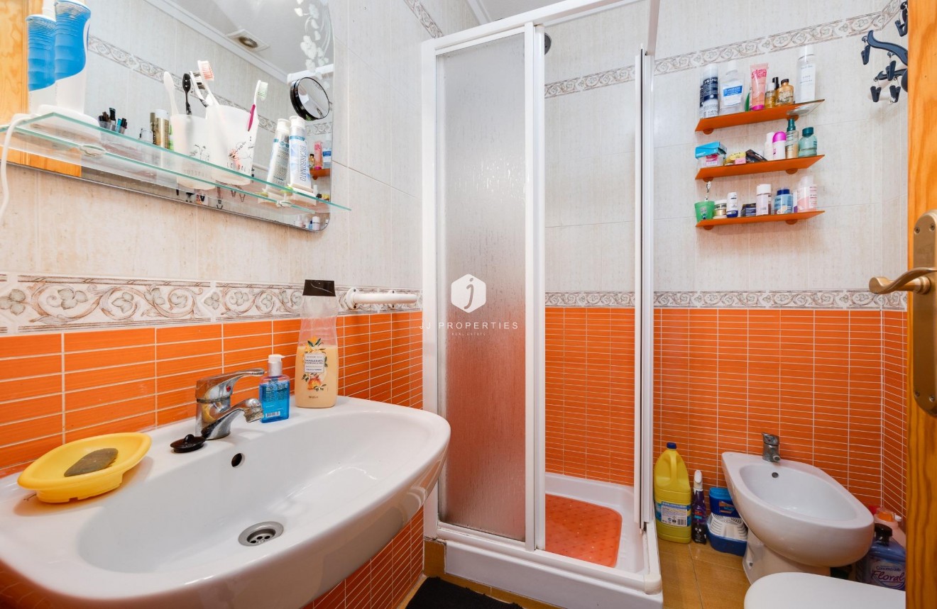 Tweedehands - Bungalow -
Torrevieja - aguas nuevas