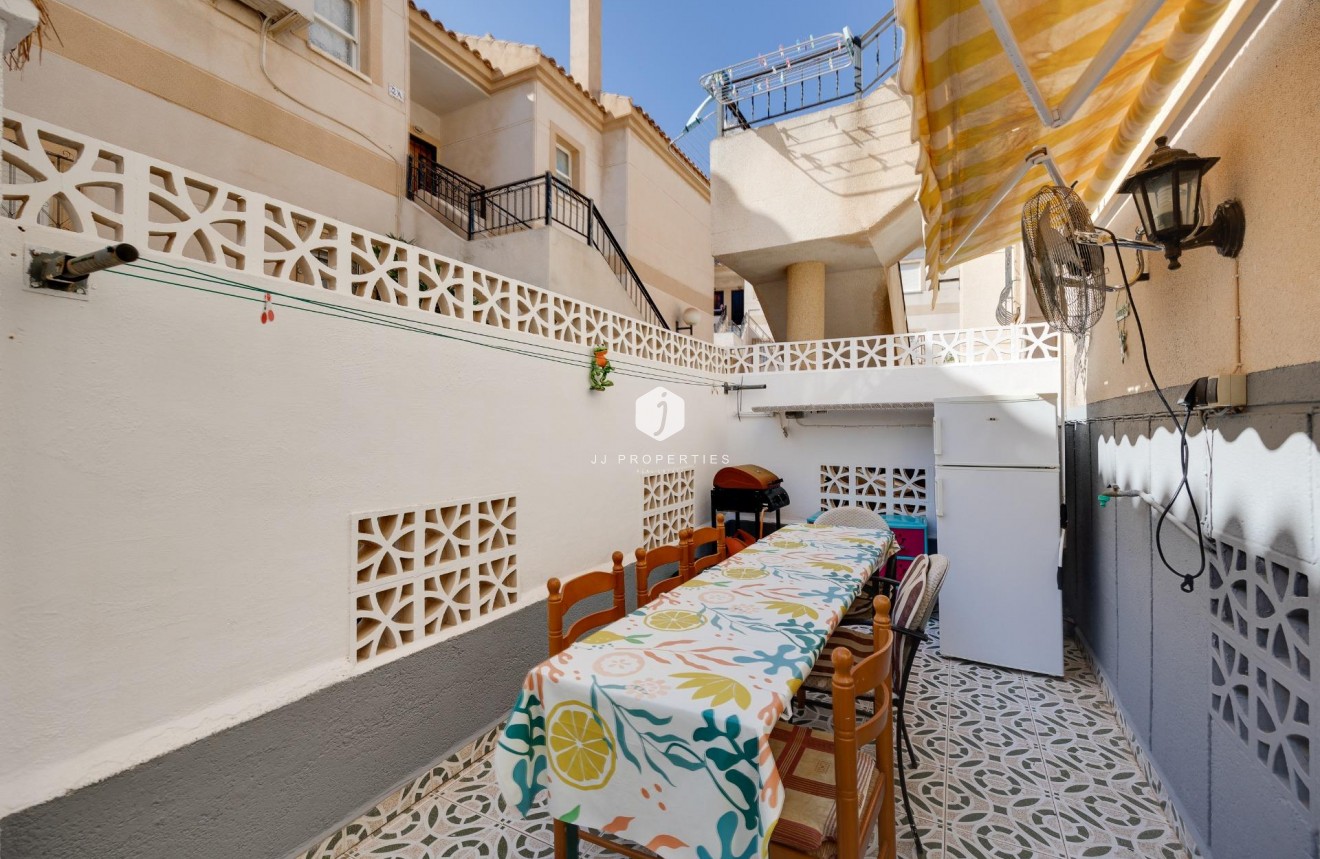 Tweedehands - Bungalow -
Torrevieja - aguas nuevas