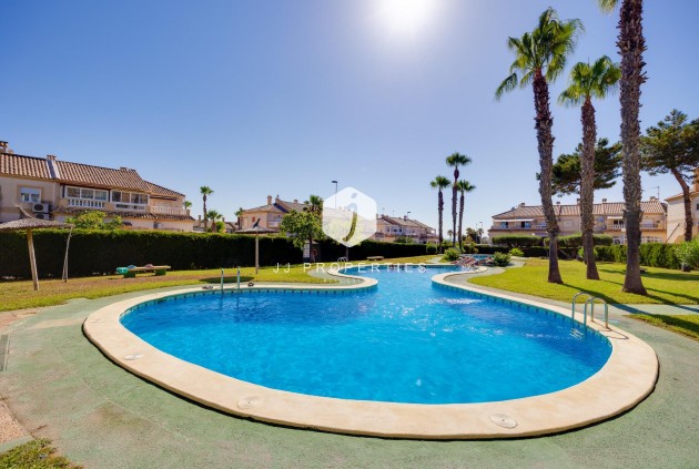 Tweedehands - Bungalow -
Torrevieja - aguas nuevas