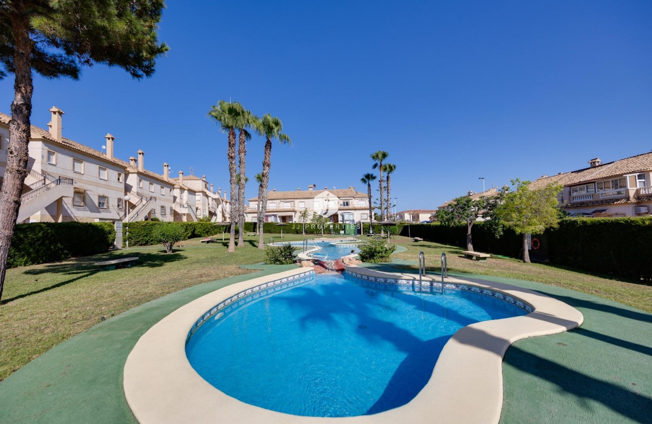 Tweedehands - Bungalow -
Torrevieja - aguas nuevas