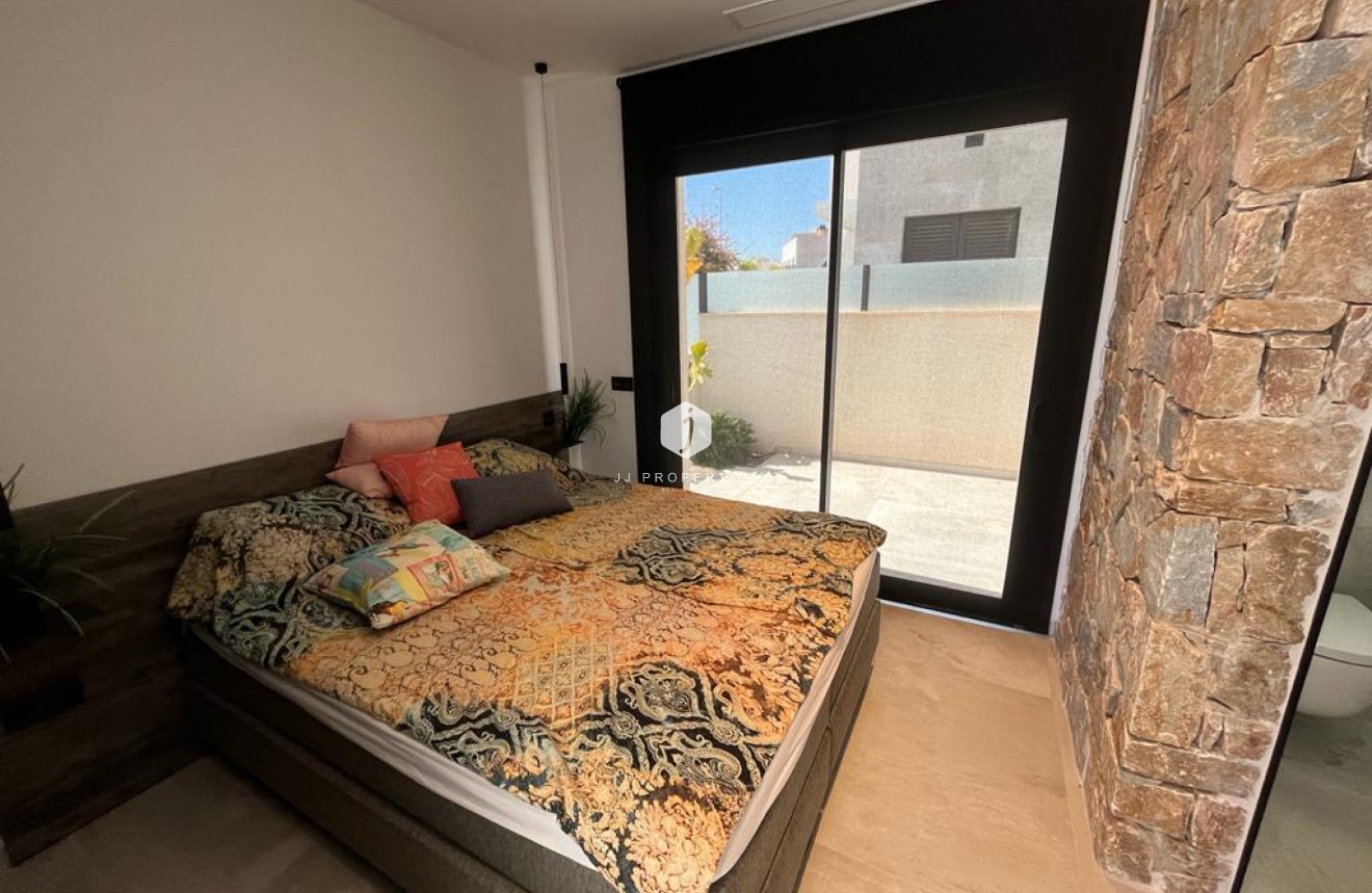 Tweedehands - Villa -
Rojales - Inland