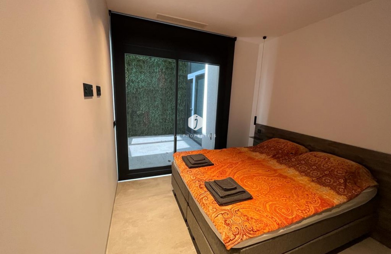 Tweedehands - Villa -
Rojales - Inland