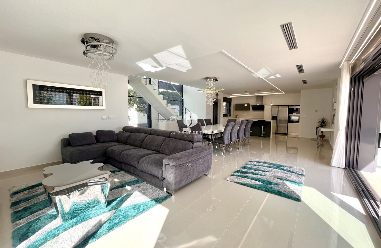 Tweedehands - Villa -
San Miguel de Salinas - Inland