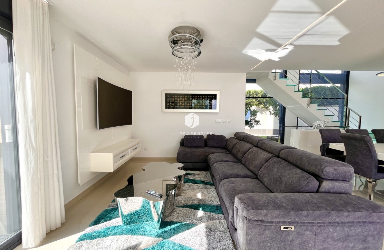 Tweedehands - Villa -
San Miguel de Salinas - Inland