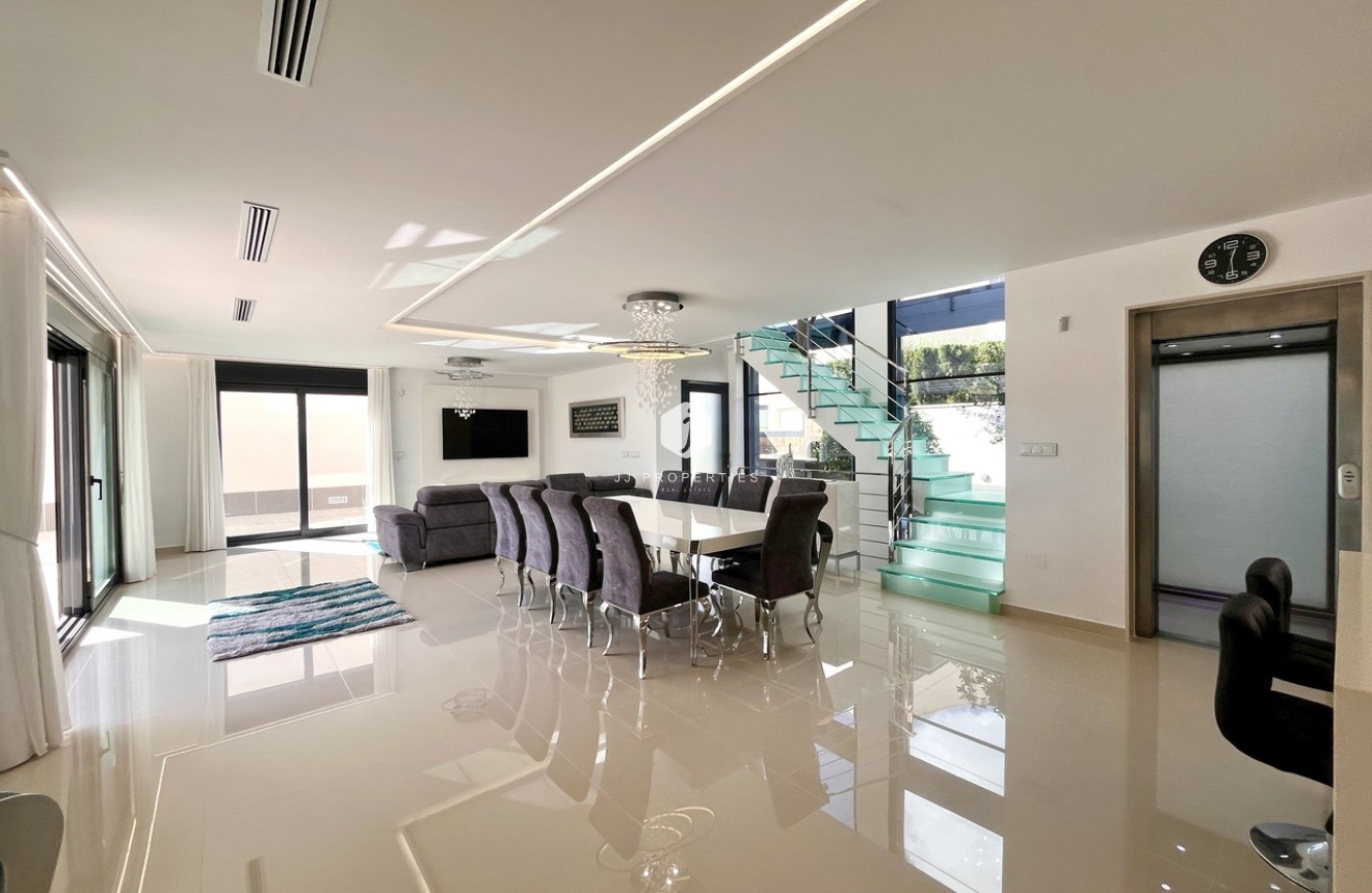 Tweedehands - Villa -
San Miguel de Salinas - Inland