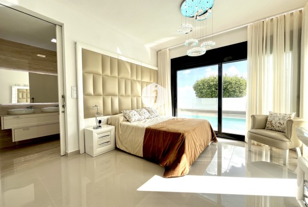 Tweedehands - Villa -
San Miguel de Salinas - Inland