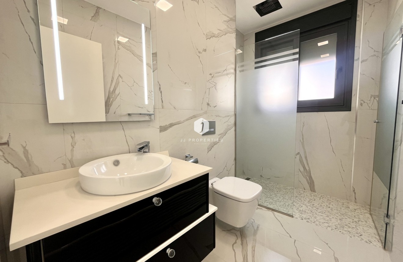 Tweedehands - Villa -
San Miguel de Salinas - Inland