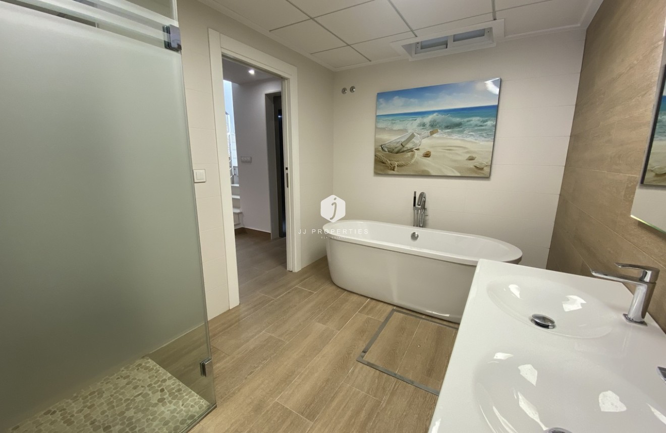 Tweedehands - Villa -
San Miguel de Salinas - Inland